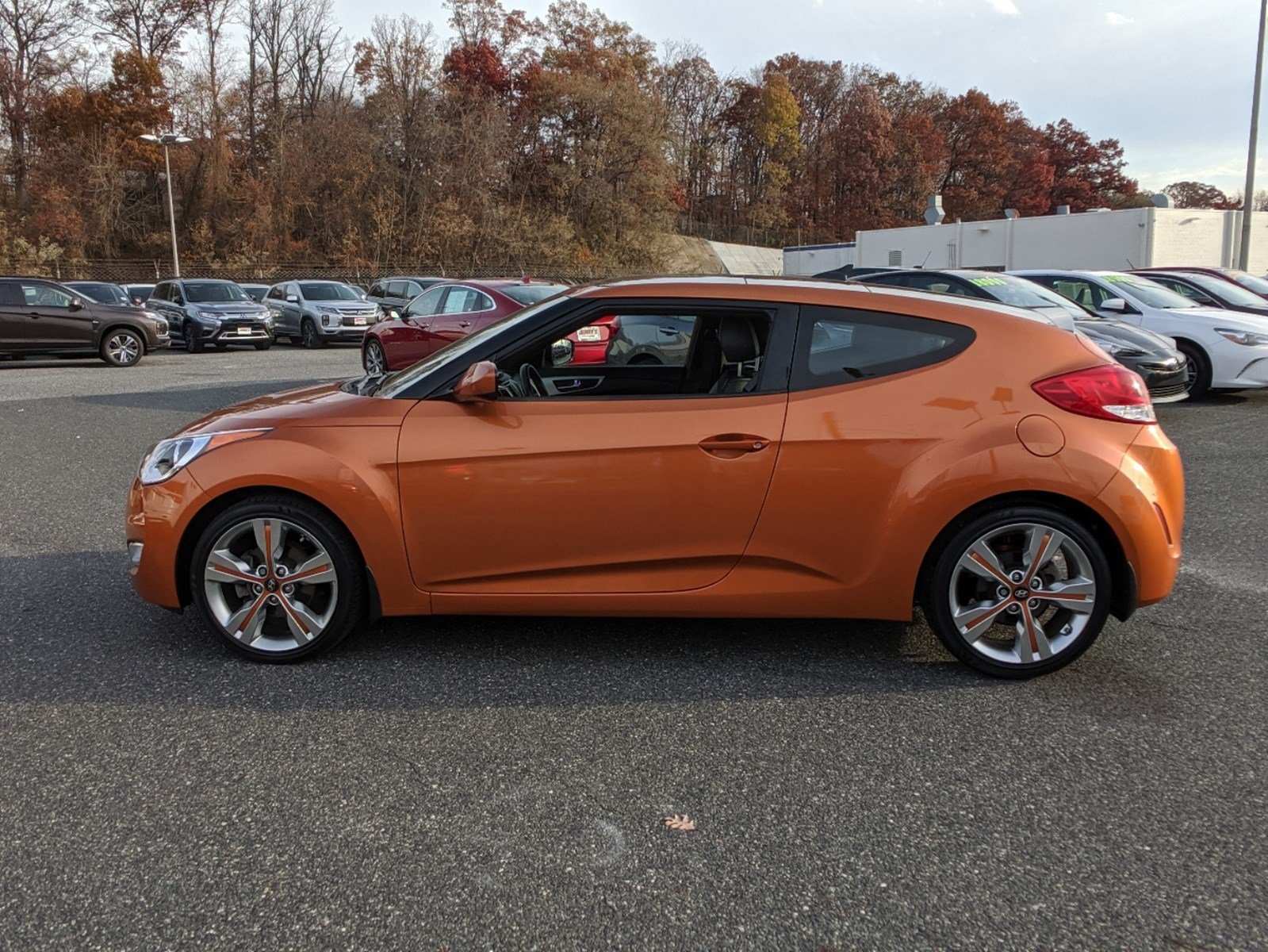 Pre Owned 2016 Hyundai Veloster Fwd 3dr Car